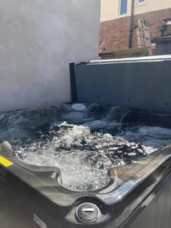 Jacuzzi® J235™ / J235IP™ - 6 Person Hot Tub With 1 Lounger -Blue Wave Supplies J235IP4