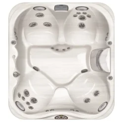 Jacuzzi® J325™ 2014+ ProLast™ Hot Tub Winter Cover
