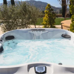 Jacuzzi® J485IP™ - 7 Person Hot Tub -Blue Wave Supplies J485 Lifestyle 1