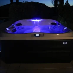 Jacuzzi® J485IP™ - 7 Person Hot Tub -Blue Wave Supplies J485 Lifestyle 4