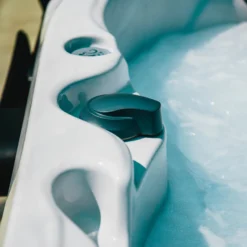 Jacuzzi® J335IP™ - 6 Person Hot Tub With 1 Lounger -Blue Wave Supplies Jacuzzi J335IP 5 6PersonHotTub square 12 scaled