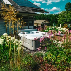 Jacuzzi® J335IP™ - 6 Person Hot Tub With 1 Lounger -Blue Wave Supplies Jacuzzi J335IP 5 6PersonHotTub square 5 scaled