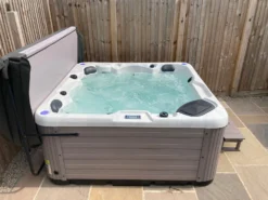 Outdoor Haze - 6 Person Hot Tub With 1 Lounger -Blue Wave Supplies OutdoorHaze