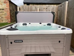 Outdoor Haze - 6 Person Hot Tub With 1 Lounger -Blue Wave Supplies OutdoorHaze2
