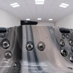 Outdoor Refresh - 6 Person Hot Tub With 1 Lounger -Blue Wave Supplies OutdoorRefreshSquare 14