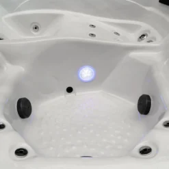 Sun & Soul™ 600™ - 6 Person Hot Tub With 1 Lounger -Blue Wave Supplies Sun Soul600HotTub4